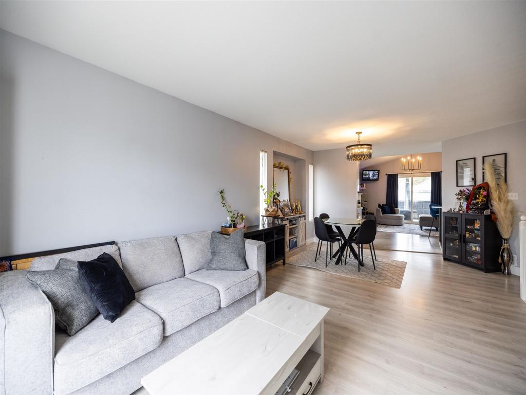 Listing Image for R3130836