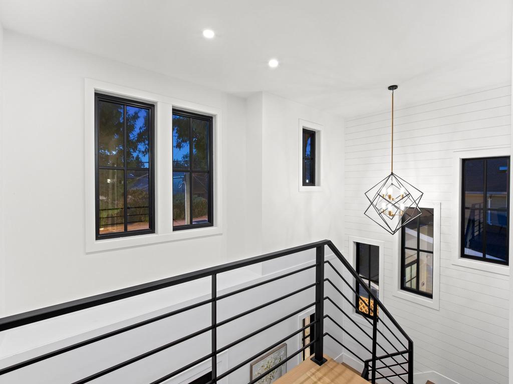 Listing Image for R3135675