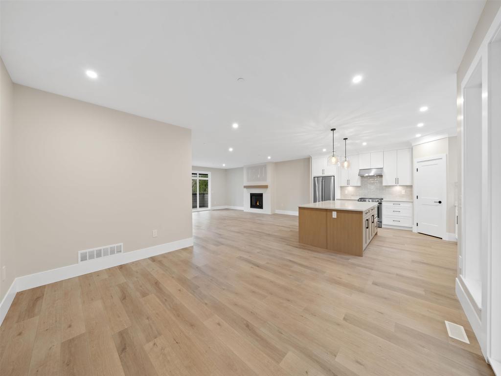 Listing Image for R3136077