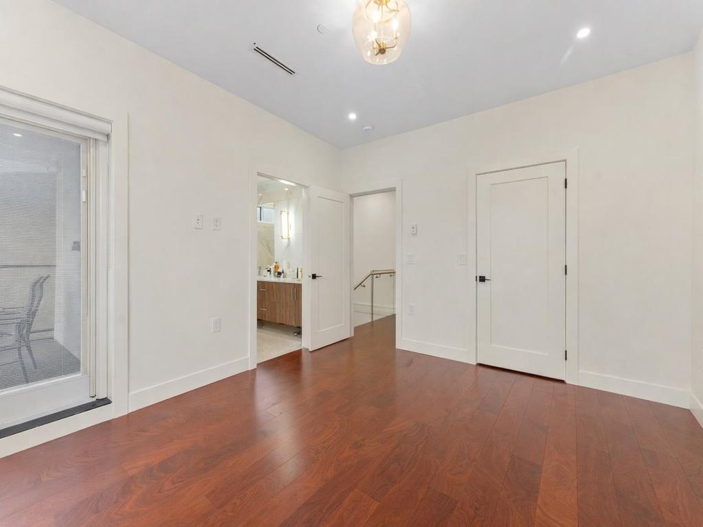 Listing Image for R3136804