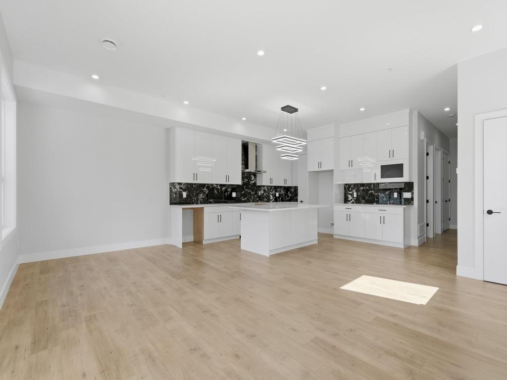 Listing Image for R3136909