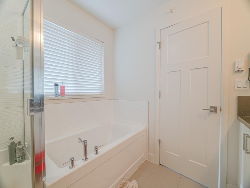 Listing Image for R3139840