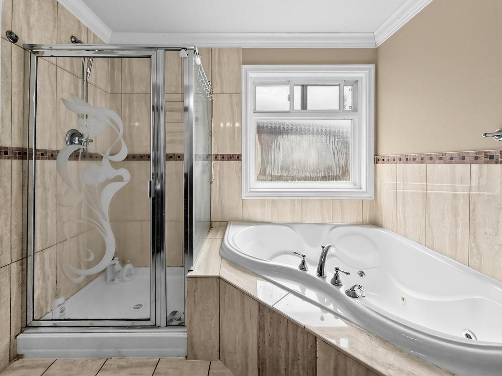 Listing Image for R3150023
