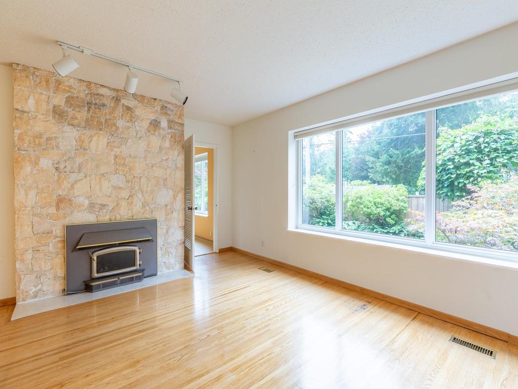 Listing Image for R3150059