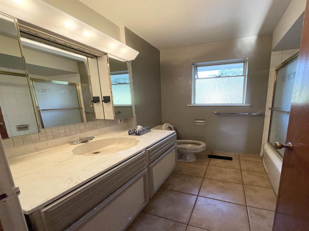 Listing Image for R3150127