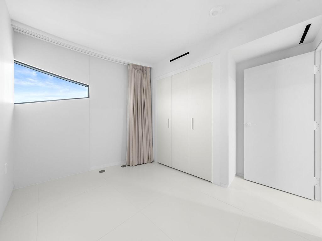 Listing Image for R3150187
