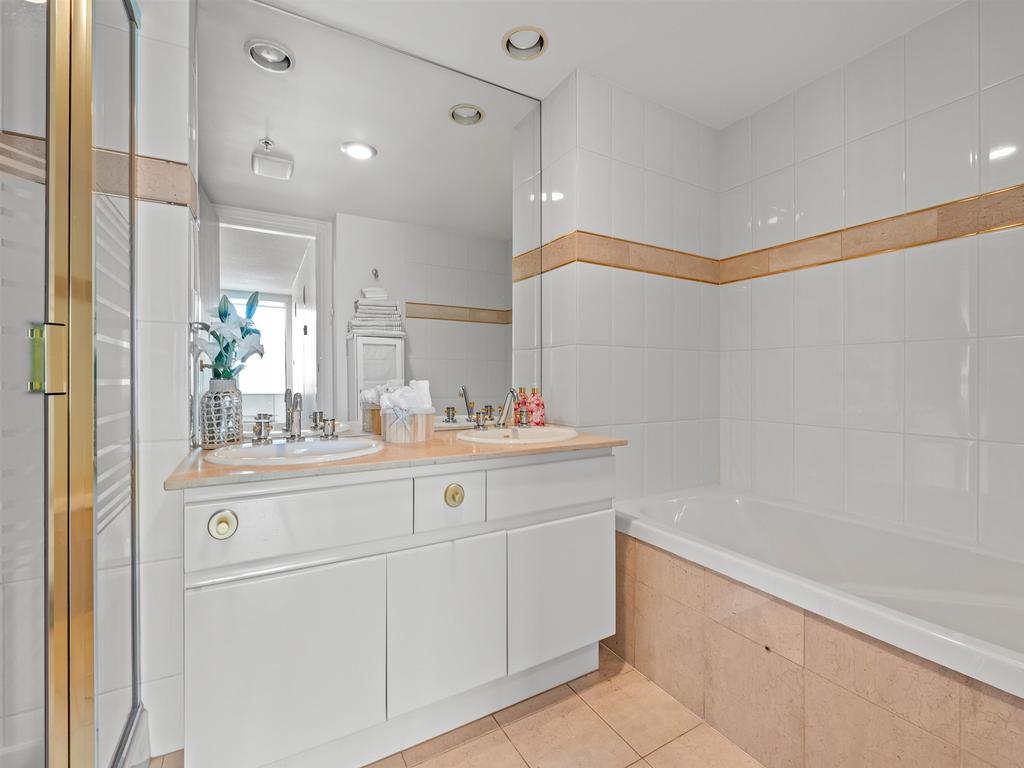 Listing Image for R3150295