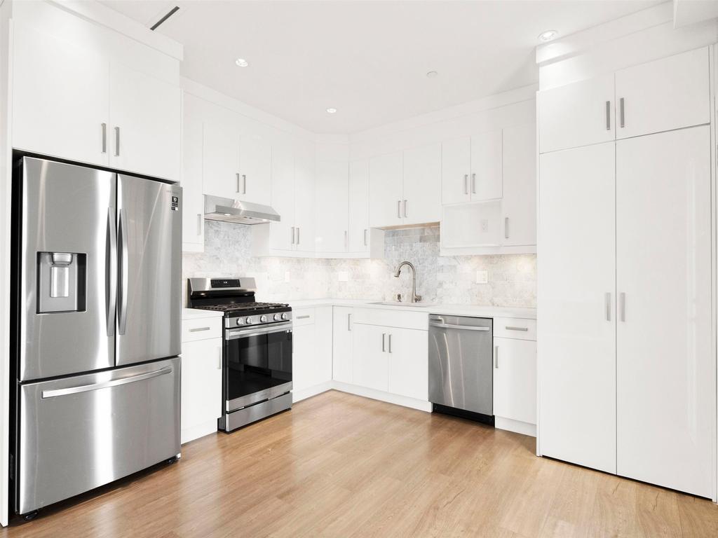 Listing Image for R3150410