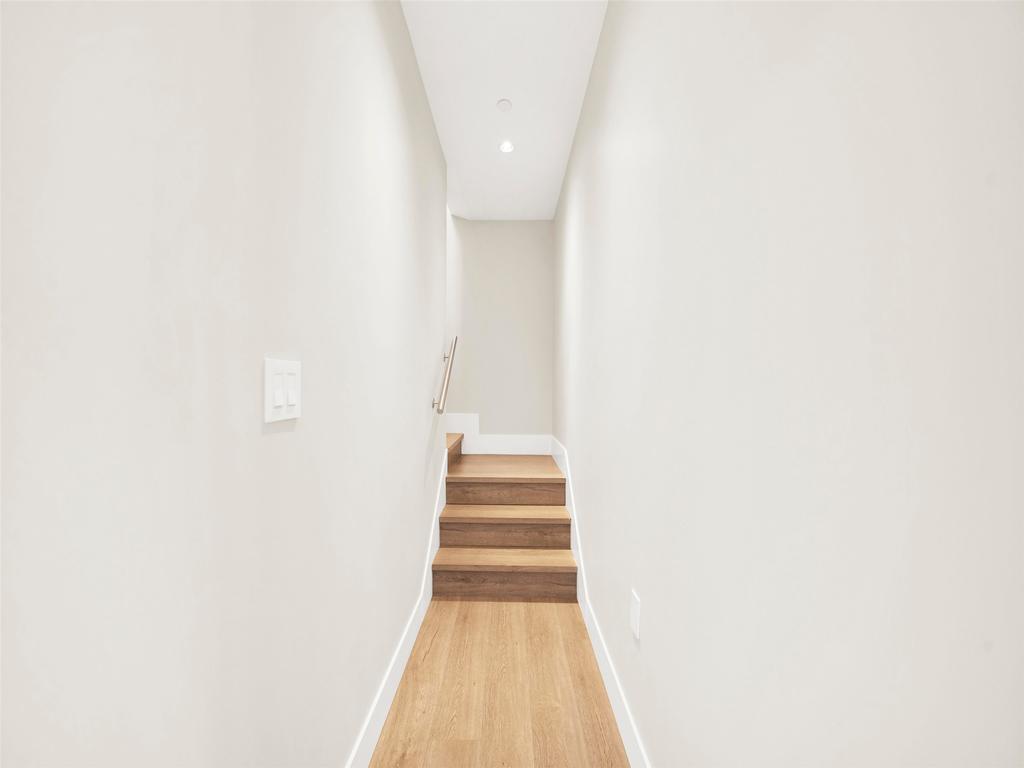 Listing Image for R3150410