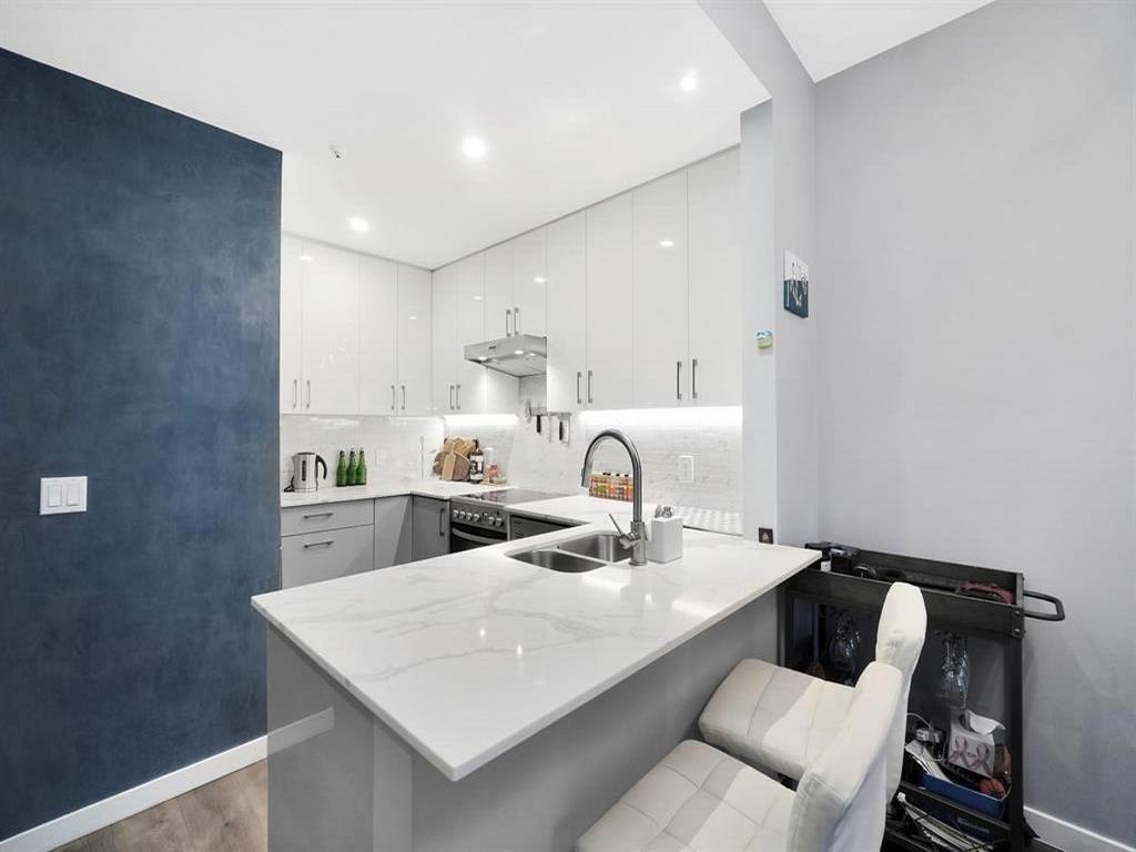 Listing Image for R3150440