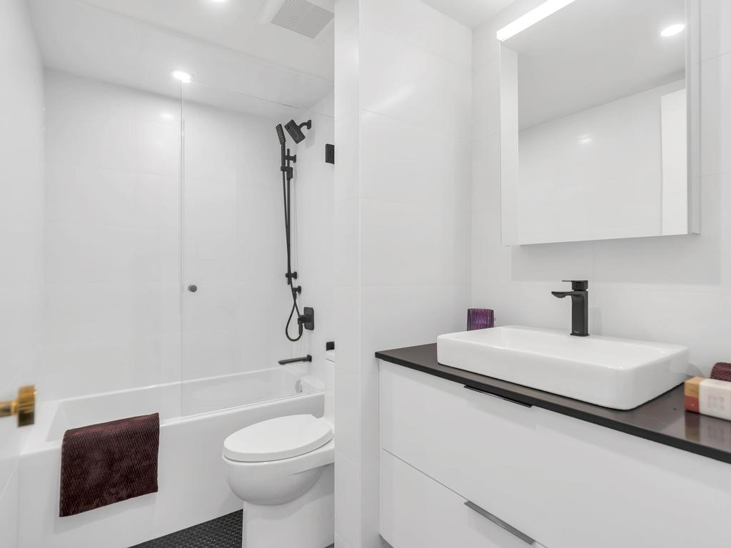 Listing Image for R3150796
