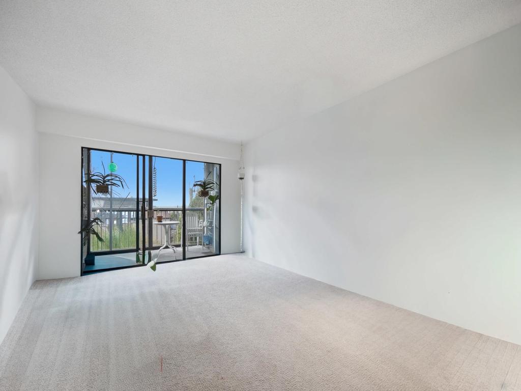 Listing Image for R3152149