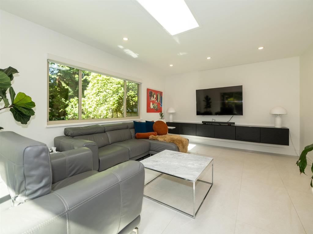 Listing Image for R3152795