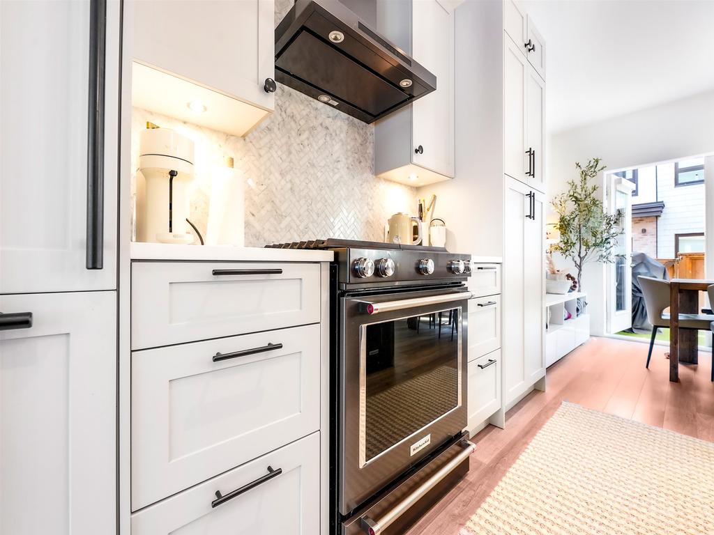 Listing Image for R3156600