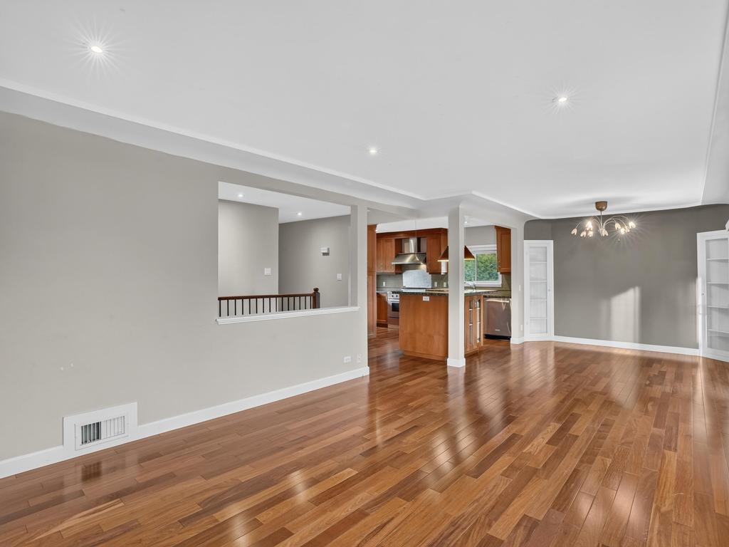 Listing Image for R3156627