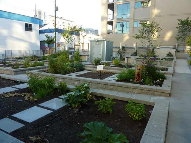 709 1833 Crowe St â€” photo 4