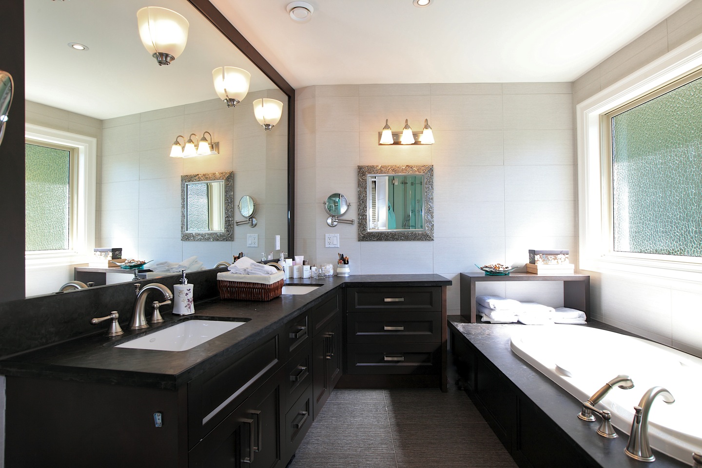 328 Moyne Dr, British Properties â€” photo 3