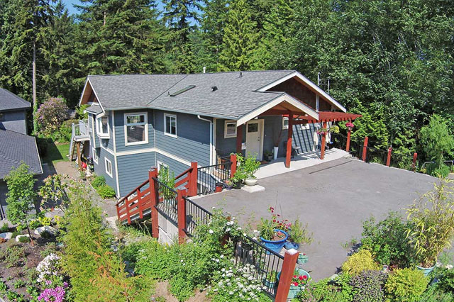 1391 Riverside Dr, Seymour