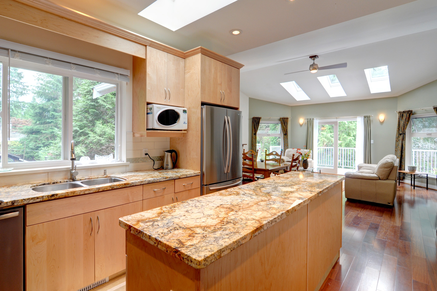 1391 Riverside Dr, Seymour â€” photo 2