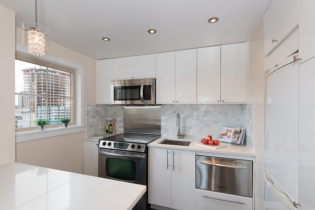 1205 121 West 15th St , Central Lonsdale â€” photo 2