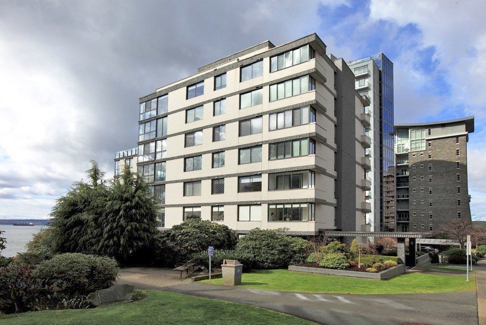 303 2108 Argyle Avenue, Dundarave