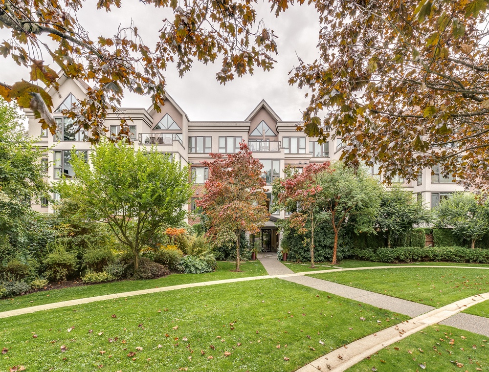 110 175 E 10th St, Central Lonsdale