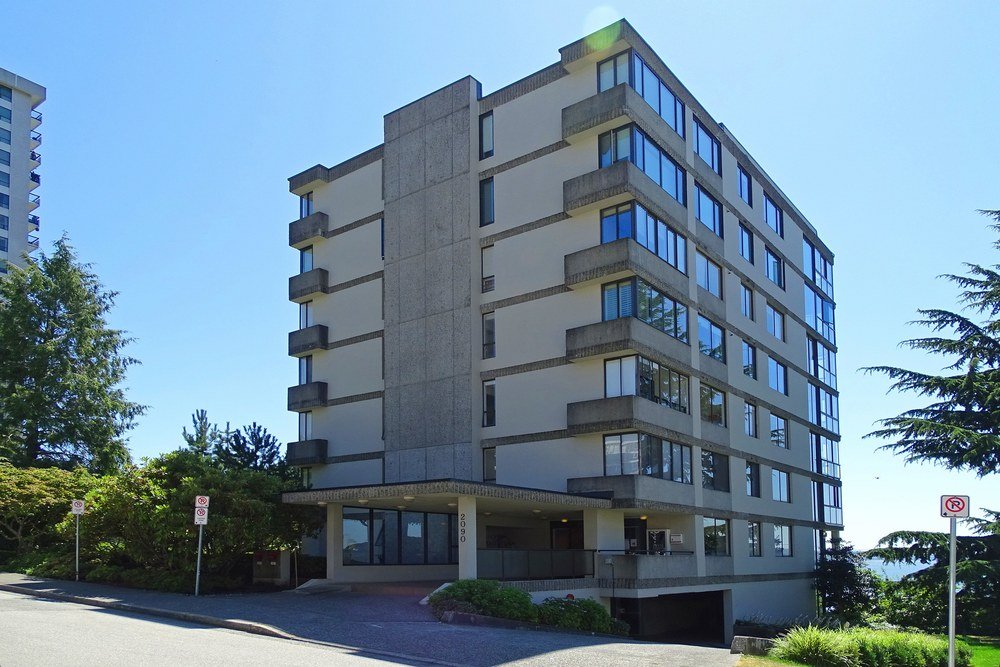 302 - 2090 Argyle Ave , Dundarave
