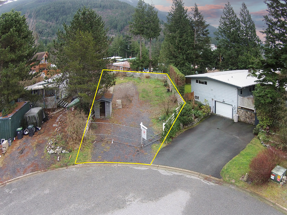 835 Minaty Lane, Britannia Beach
