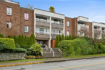 107 2450 Cornwall Ave, Kitsilano