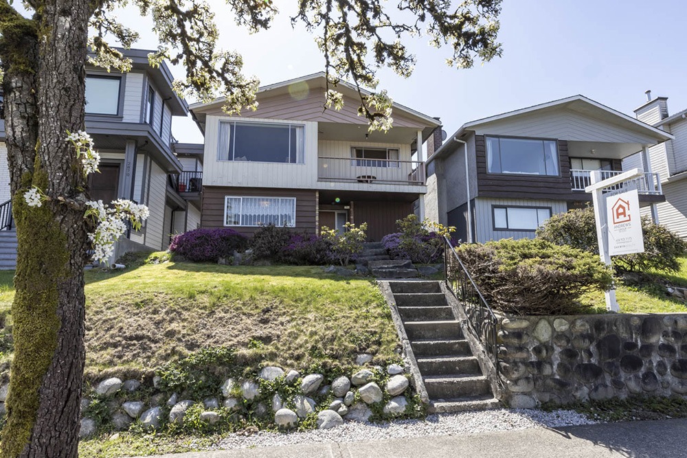 2868 E 22nd Ave, Renfrew Heights
