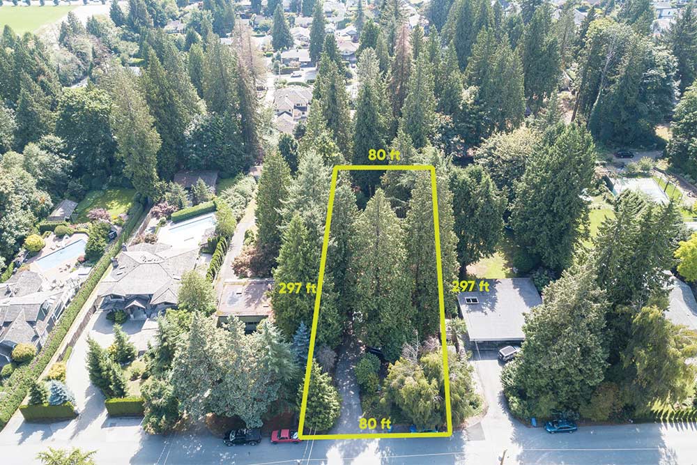 1372 Ottawa Avenue, Ambleside