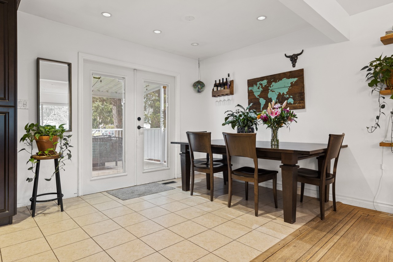 959 Foster Avenue, Central Coquitlam â€” photo 3