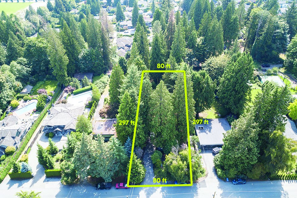 1372 Ottawa Avenue, Ambleside