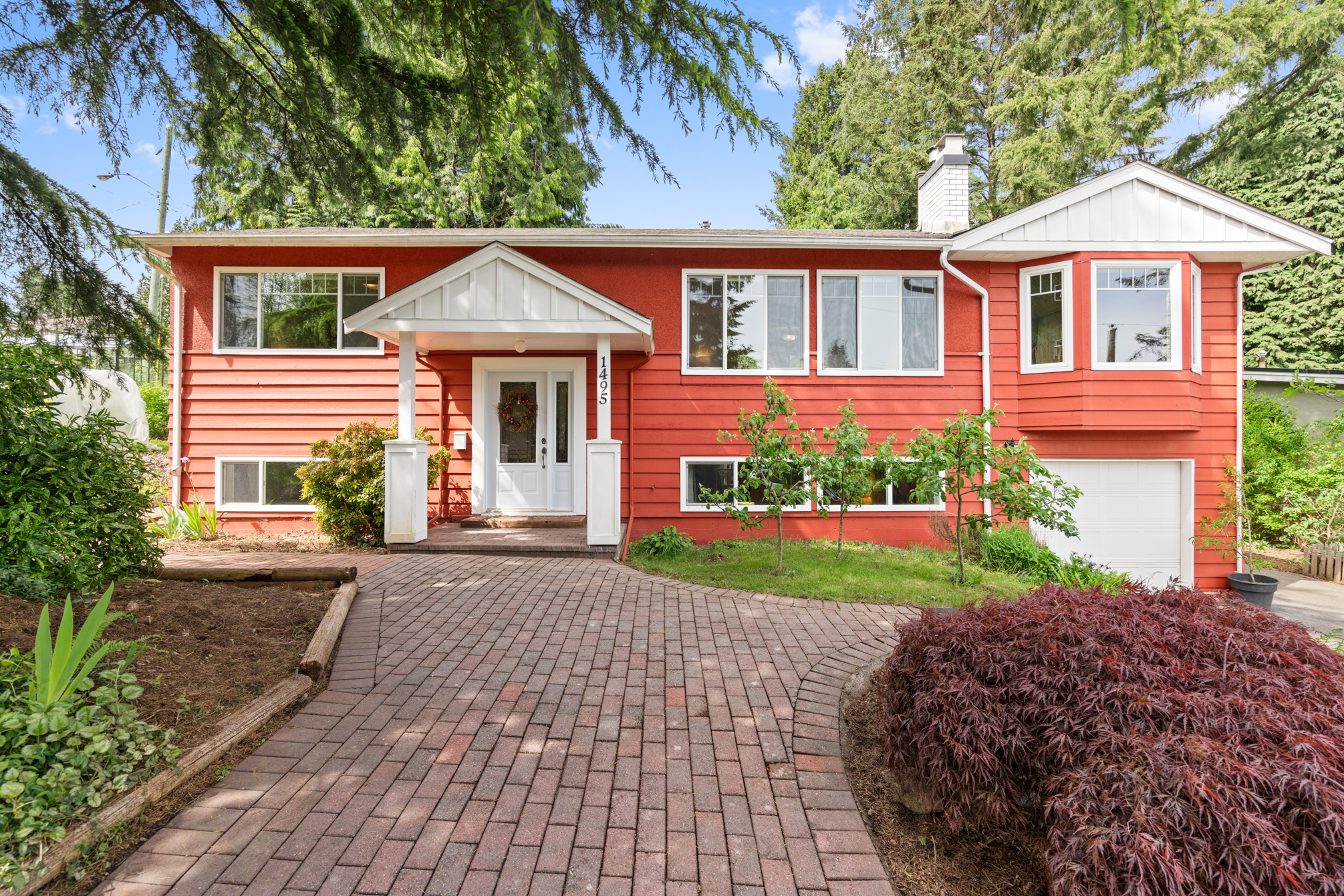 1495 Merlynn Crescent, Westlynn