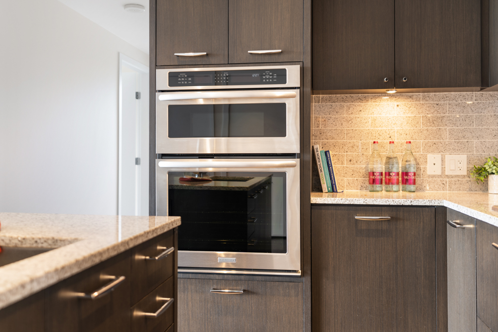 407 150 15th St West, Central Lonsdale â€” photo 3