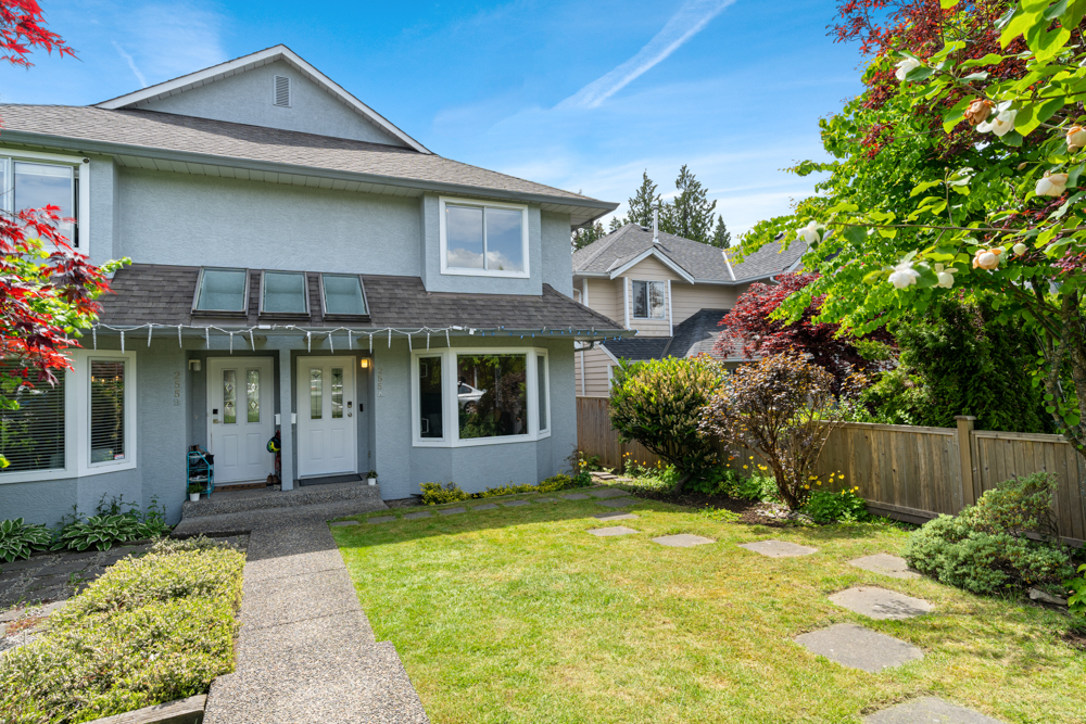 255a 18th Street East, Central Lonsdale
