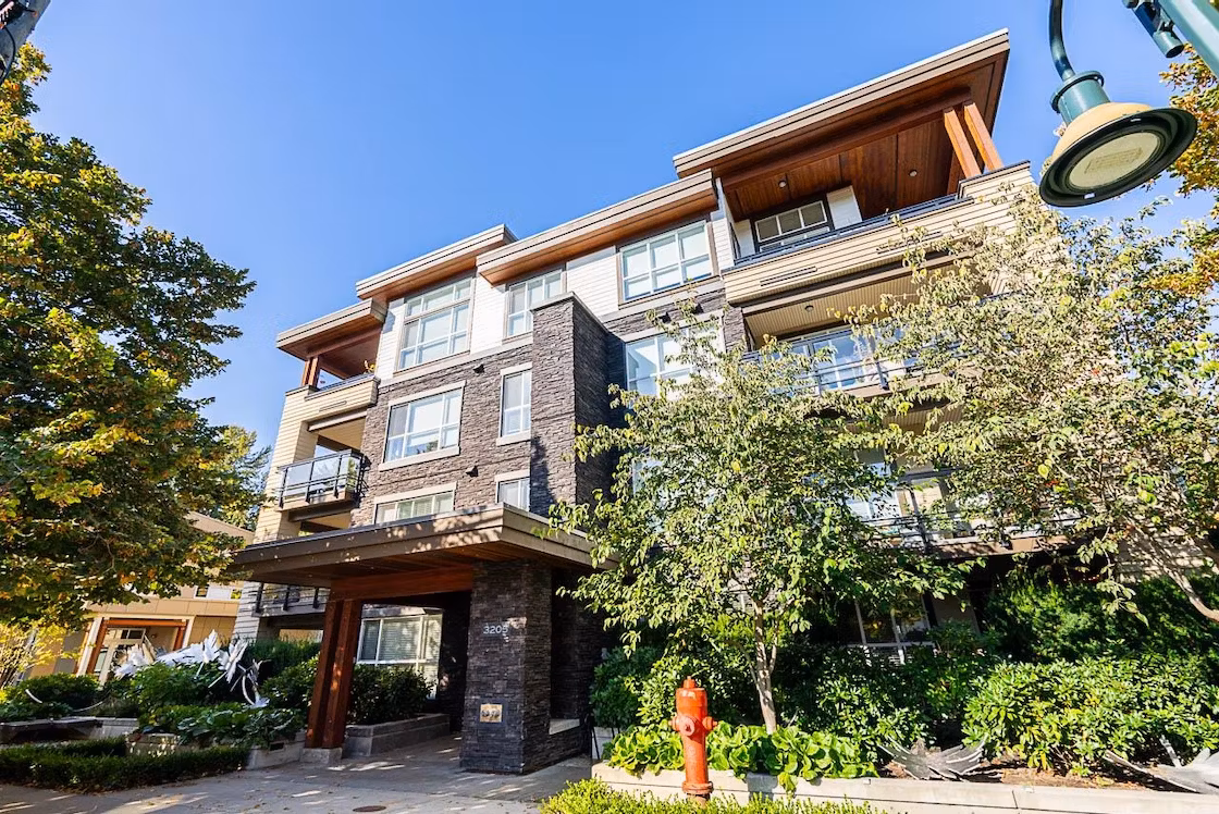 417 3205 Mountain Highway, Lynn Valley