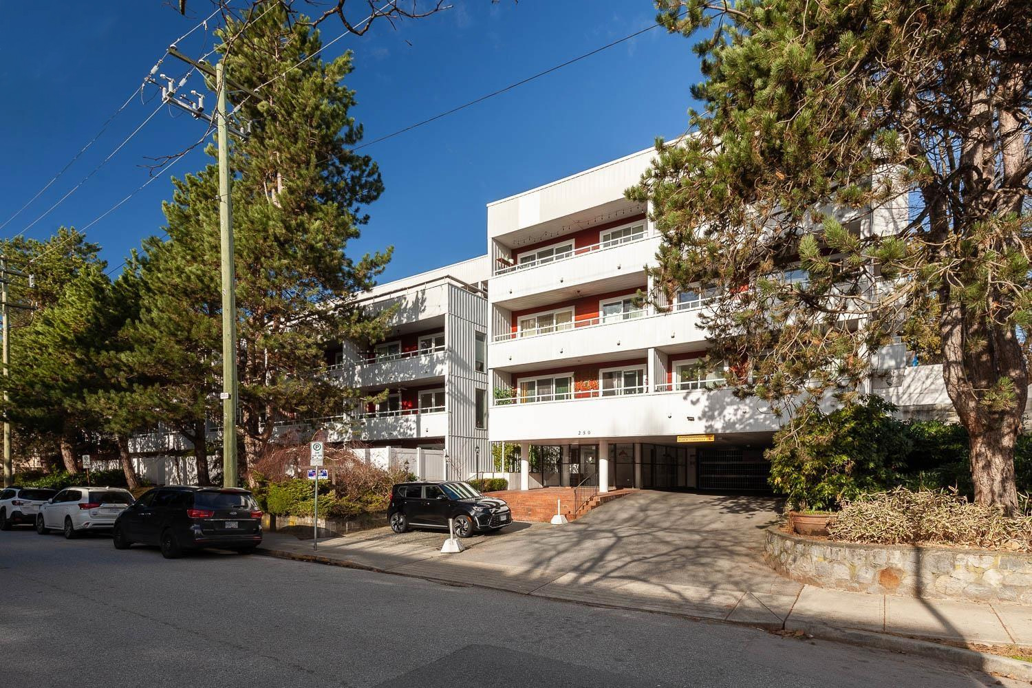 250 West 1st Street, Lower Lonsdale