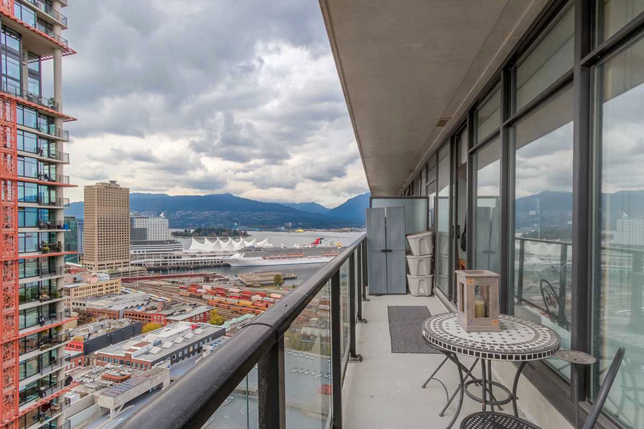 2706 108  West Cordova Street, 00