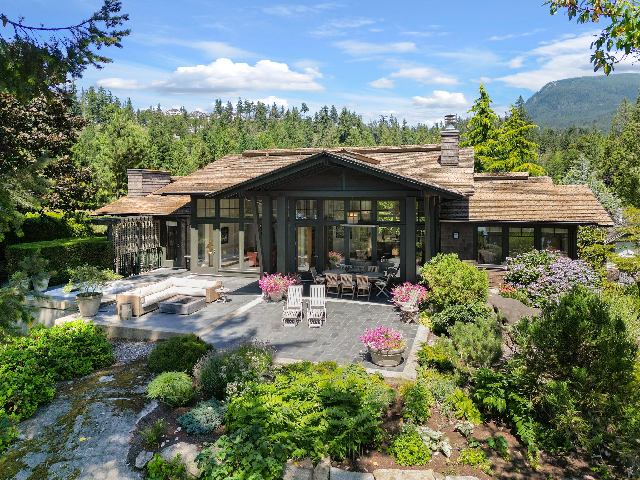 4528 Caulfeild Lane, Caulfeild