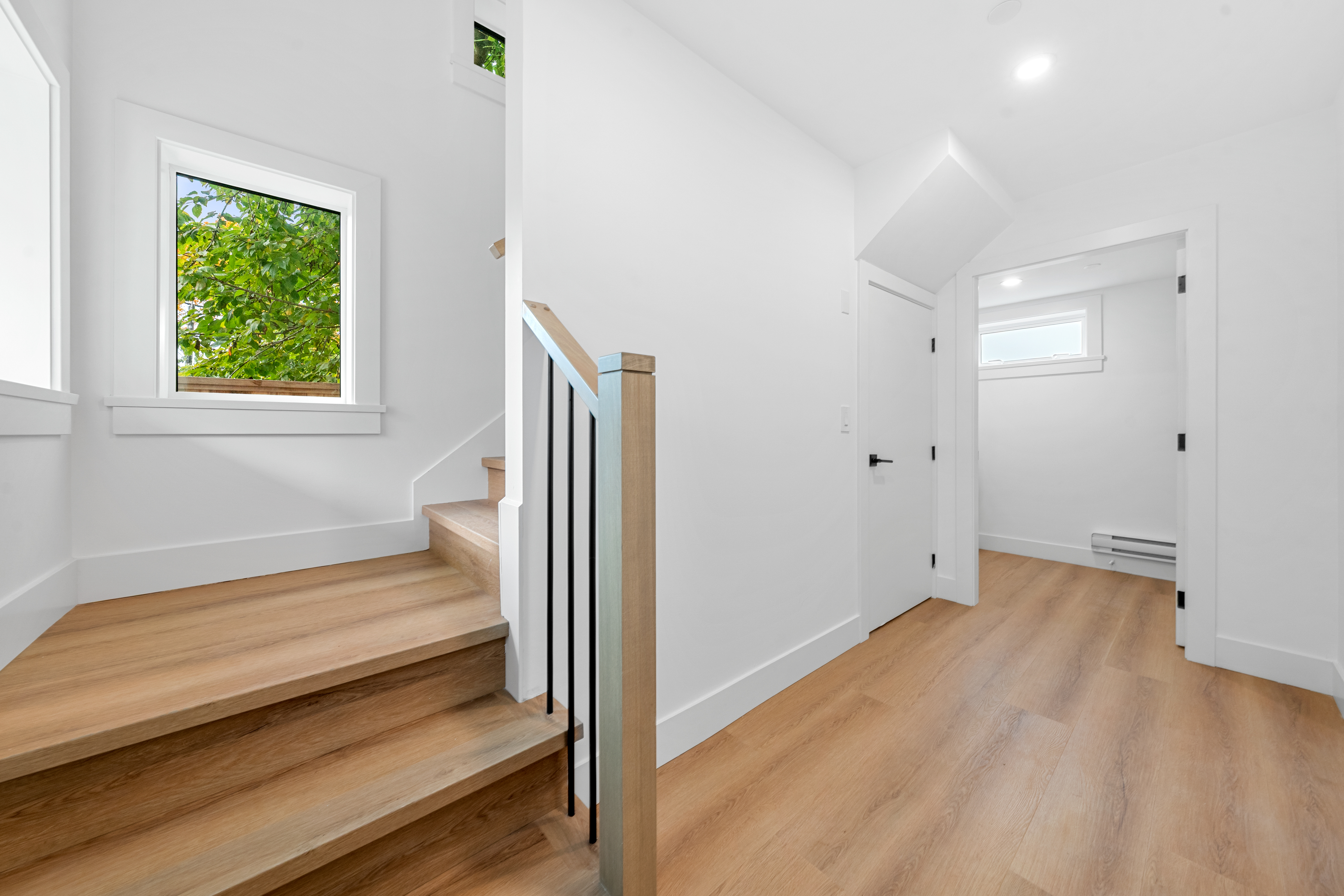 2526 McGill Street, Hastings Sunrise â€” photo 3