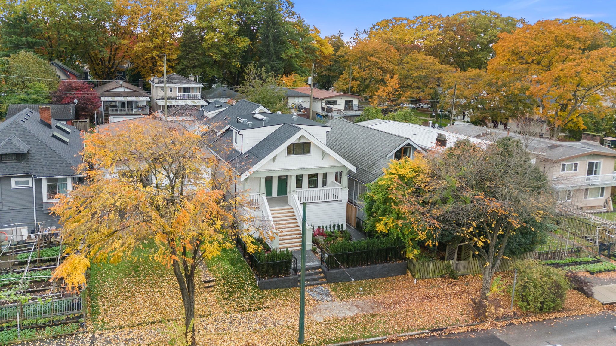 2530 McGill Street, Hastings Sunrise â€” photo 2