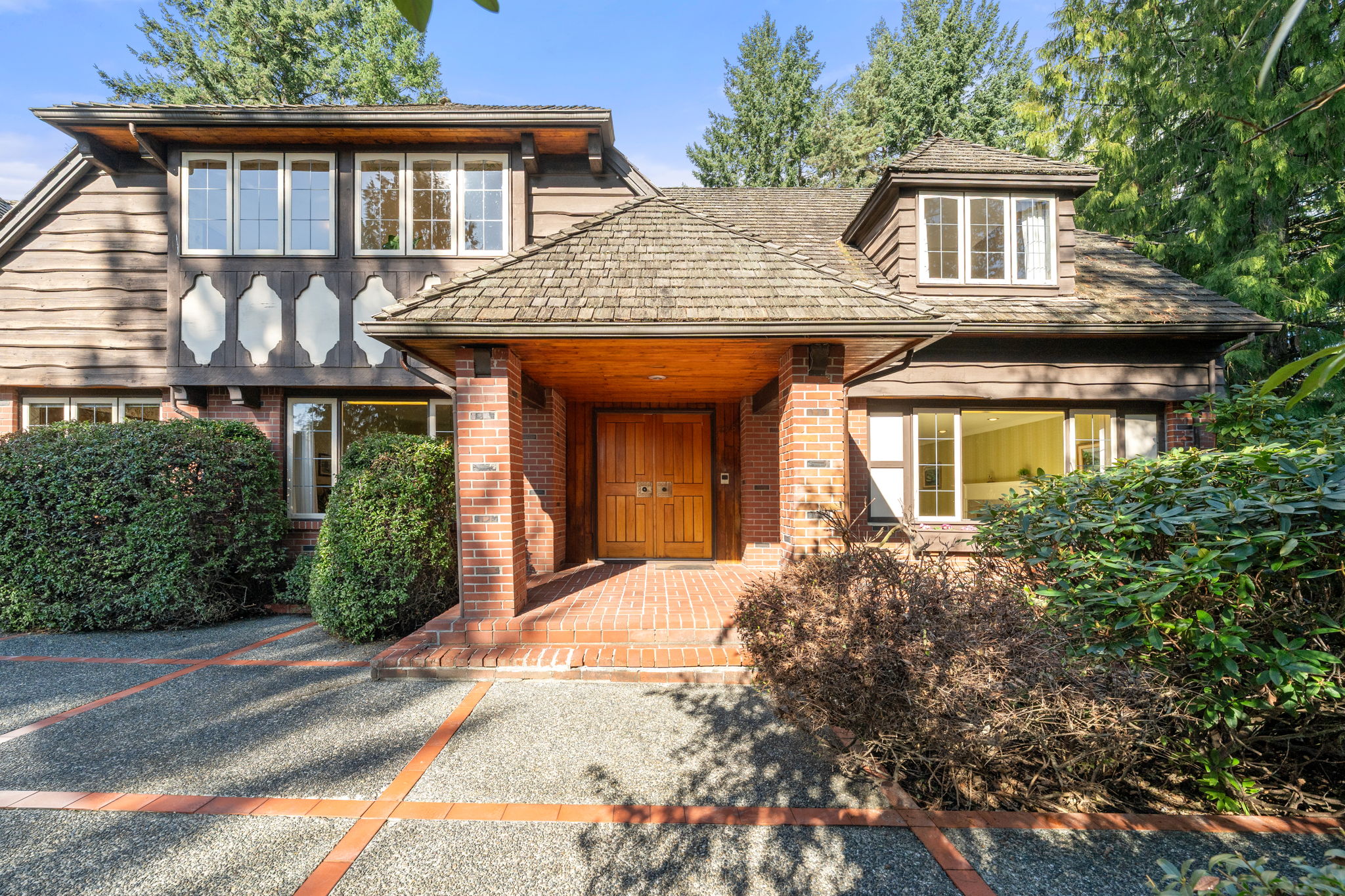 895 Elveden Row, British Properties â€” photo 4