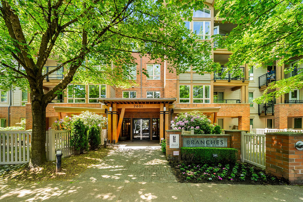 401 2601 Whiteley Court, Lynn Valley