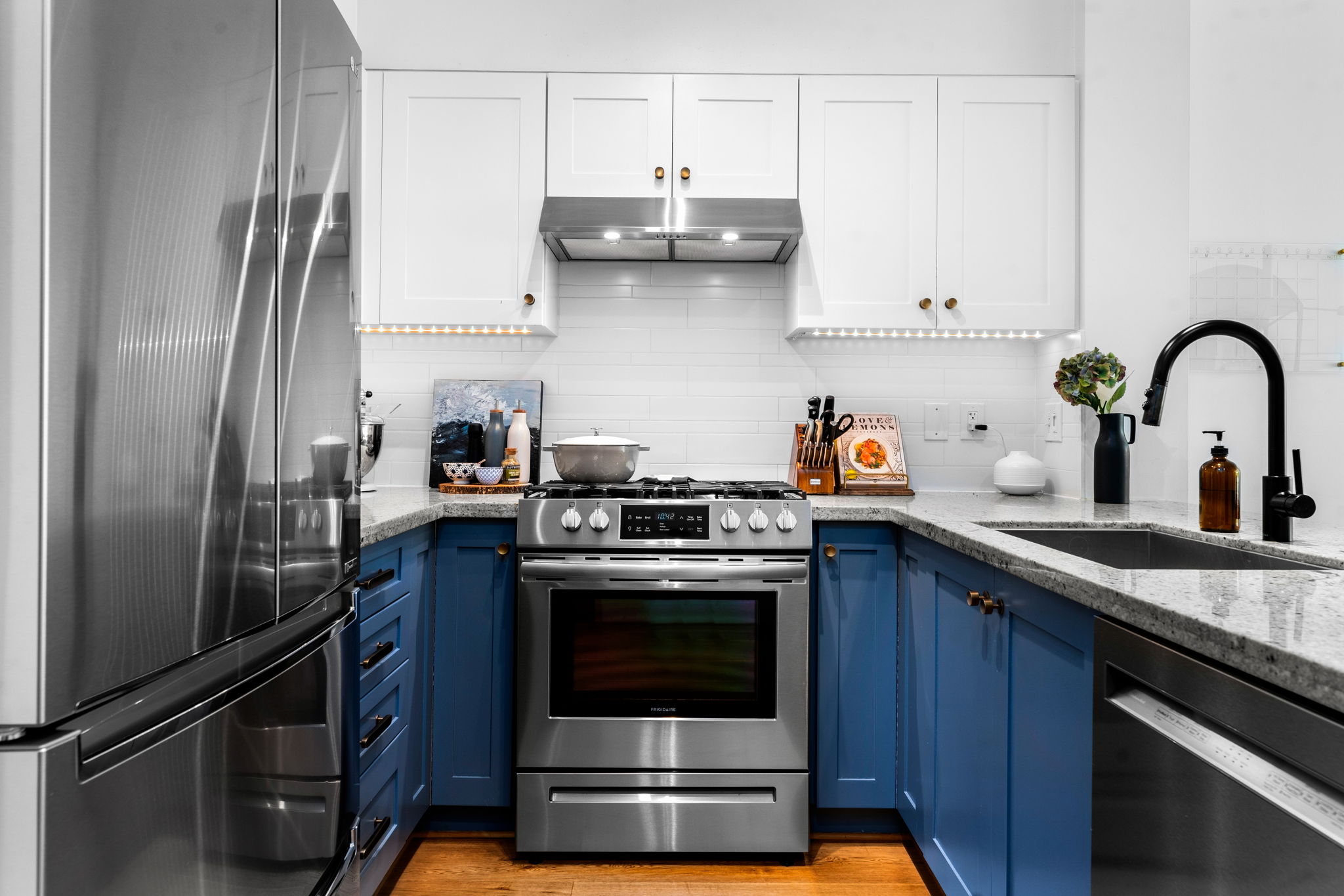 401 2601 Whiteley Court, Lynn Valley â€” photo 5