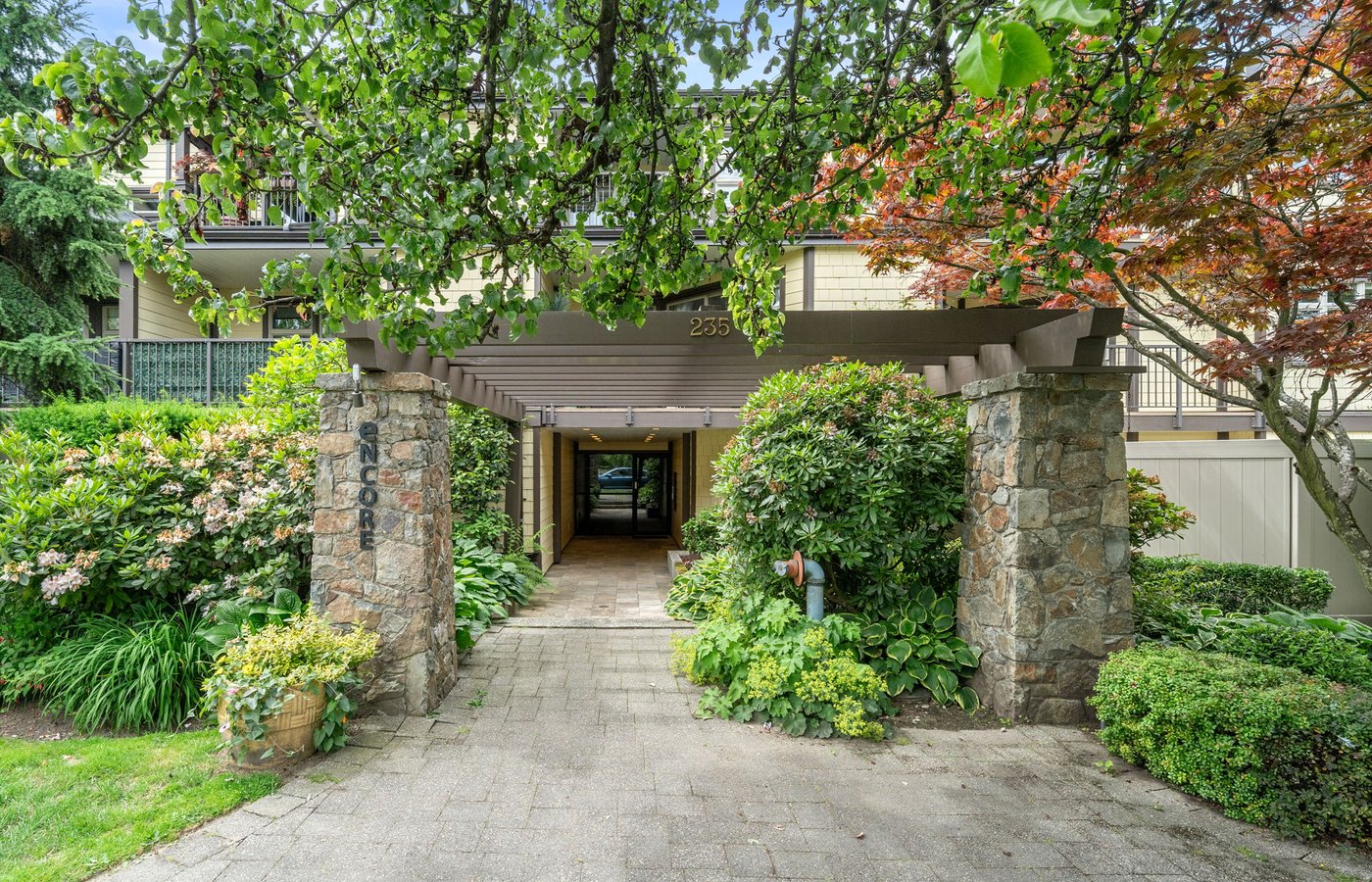 301 235 W 4th Street, Lower Lonsdale