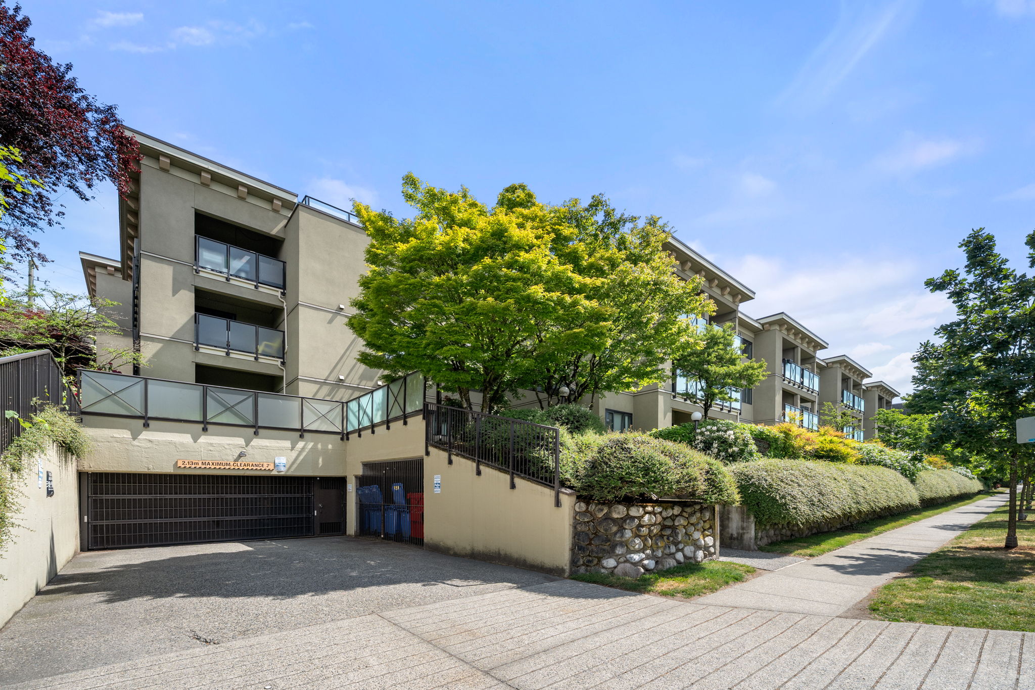 302 140 E 4th Street, Lower Lonsdale â€” photo 2
