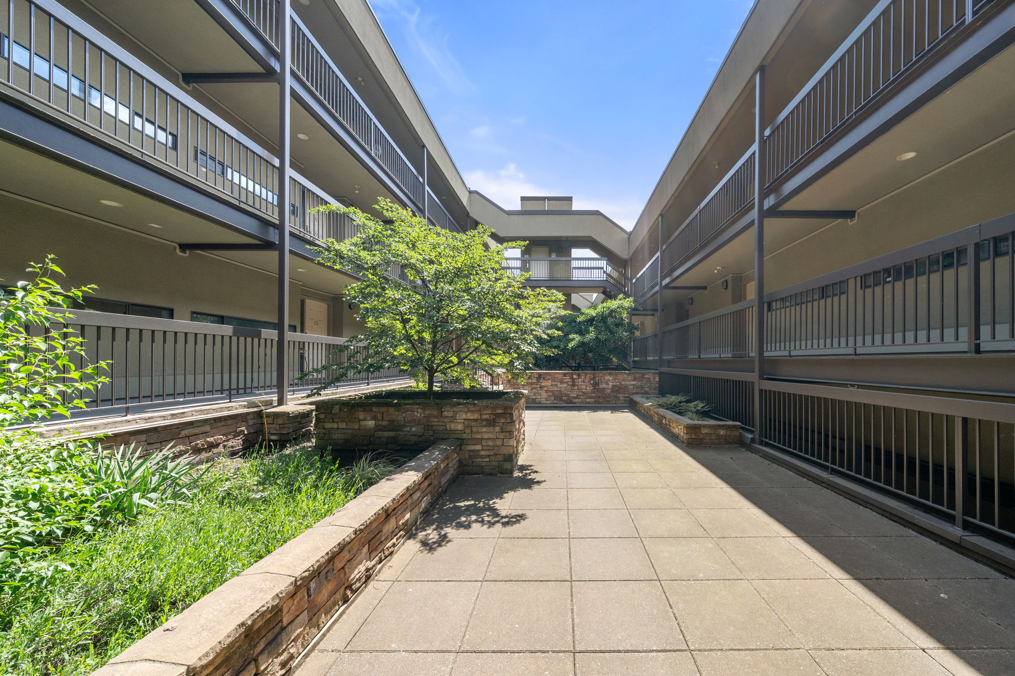 302 140 E 4th Street, Lower Lonsdale â€” photo 4