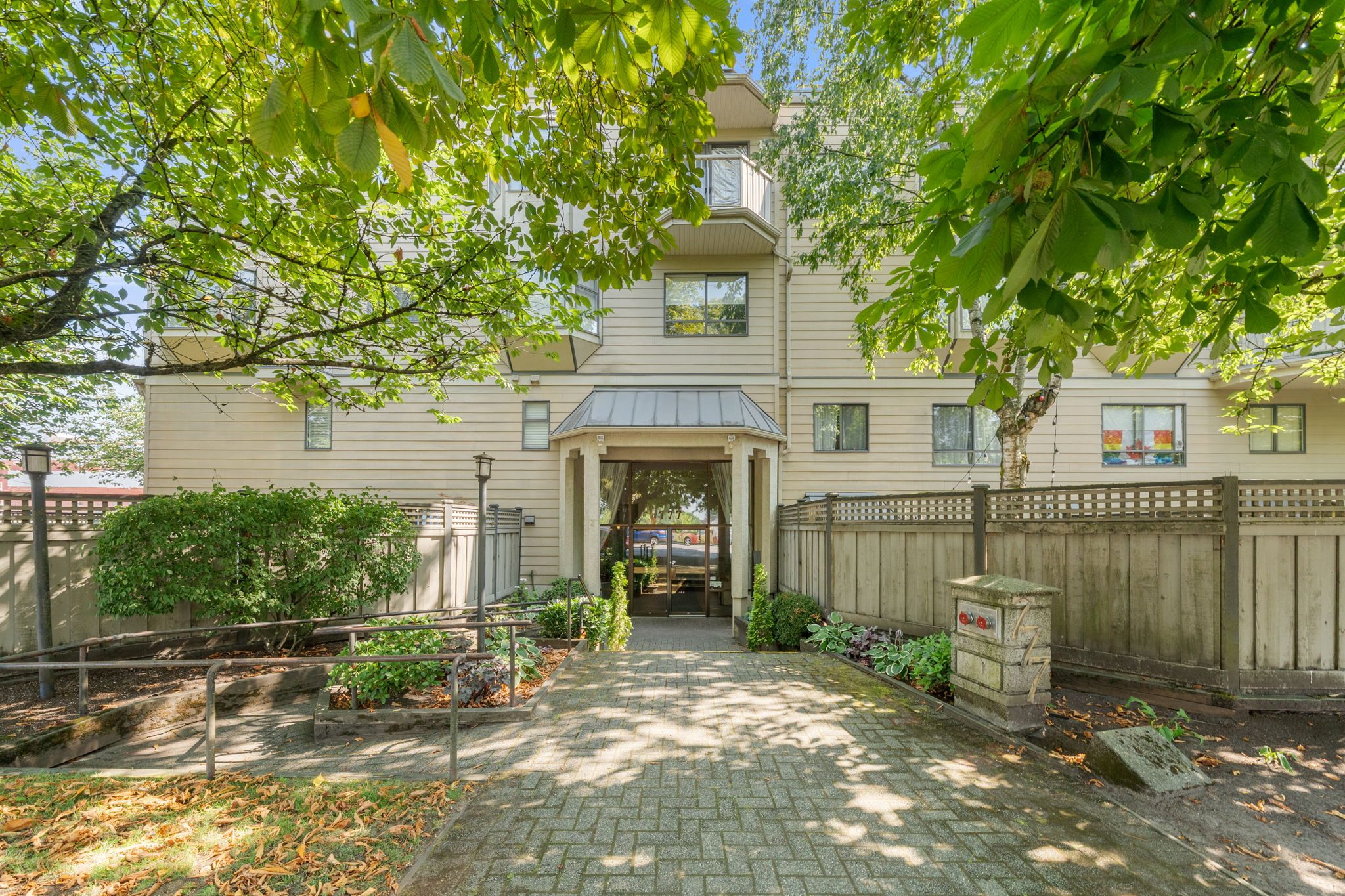 112 777 Eighth Street, New Westminster