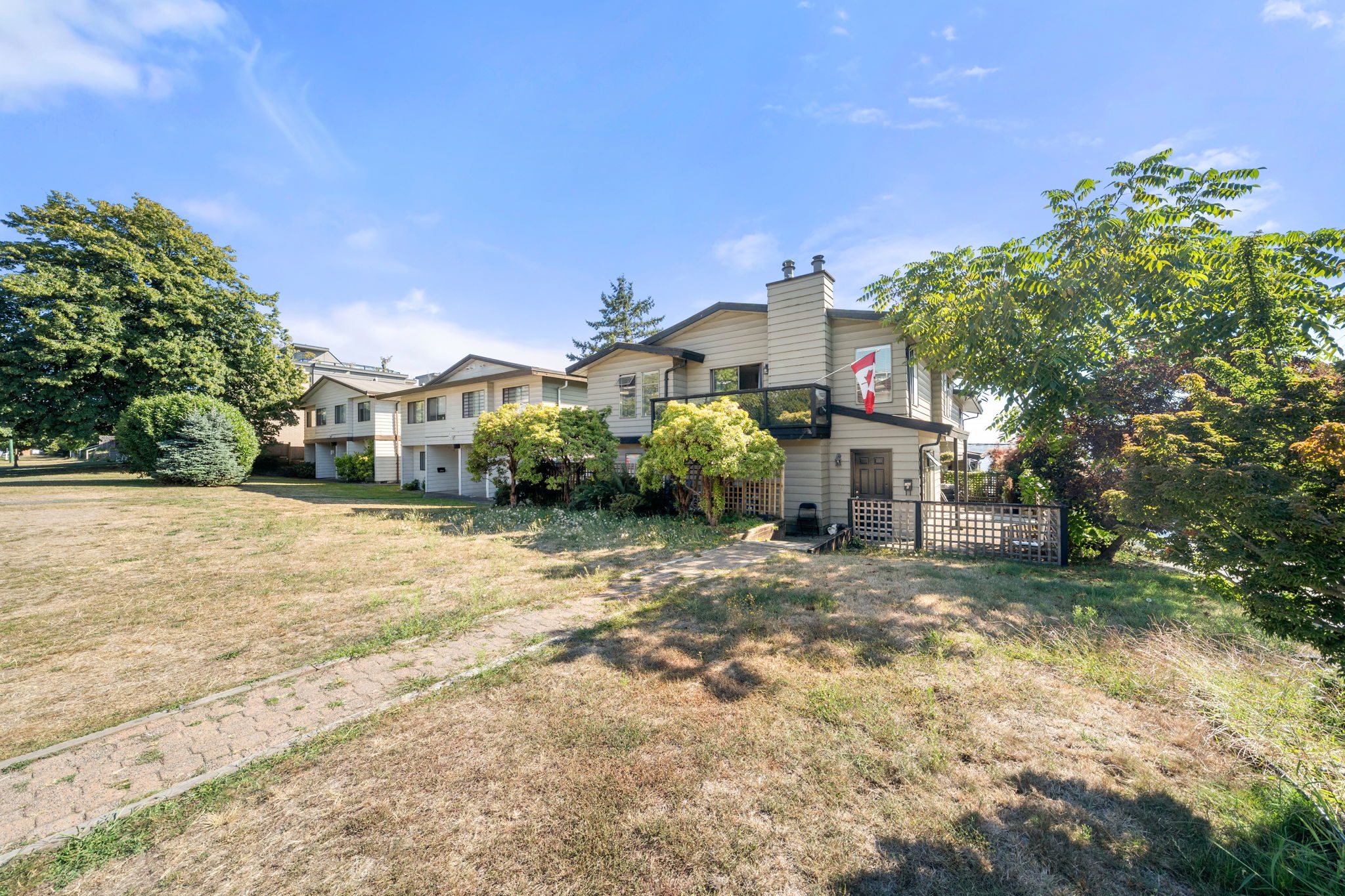 140-142 St. Patricks Avenue, North Vancouver — photo 3